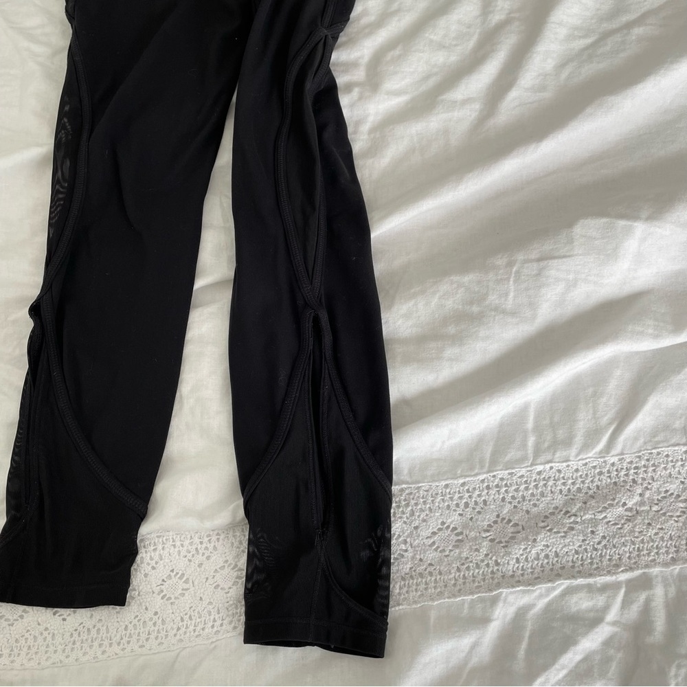 Athleta MEDIUM Black Stealth Mesh Tights 7/8 length compression ankle - Picture 6 of 8